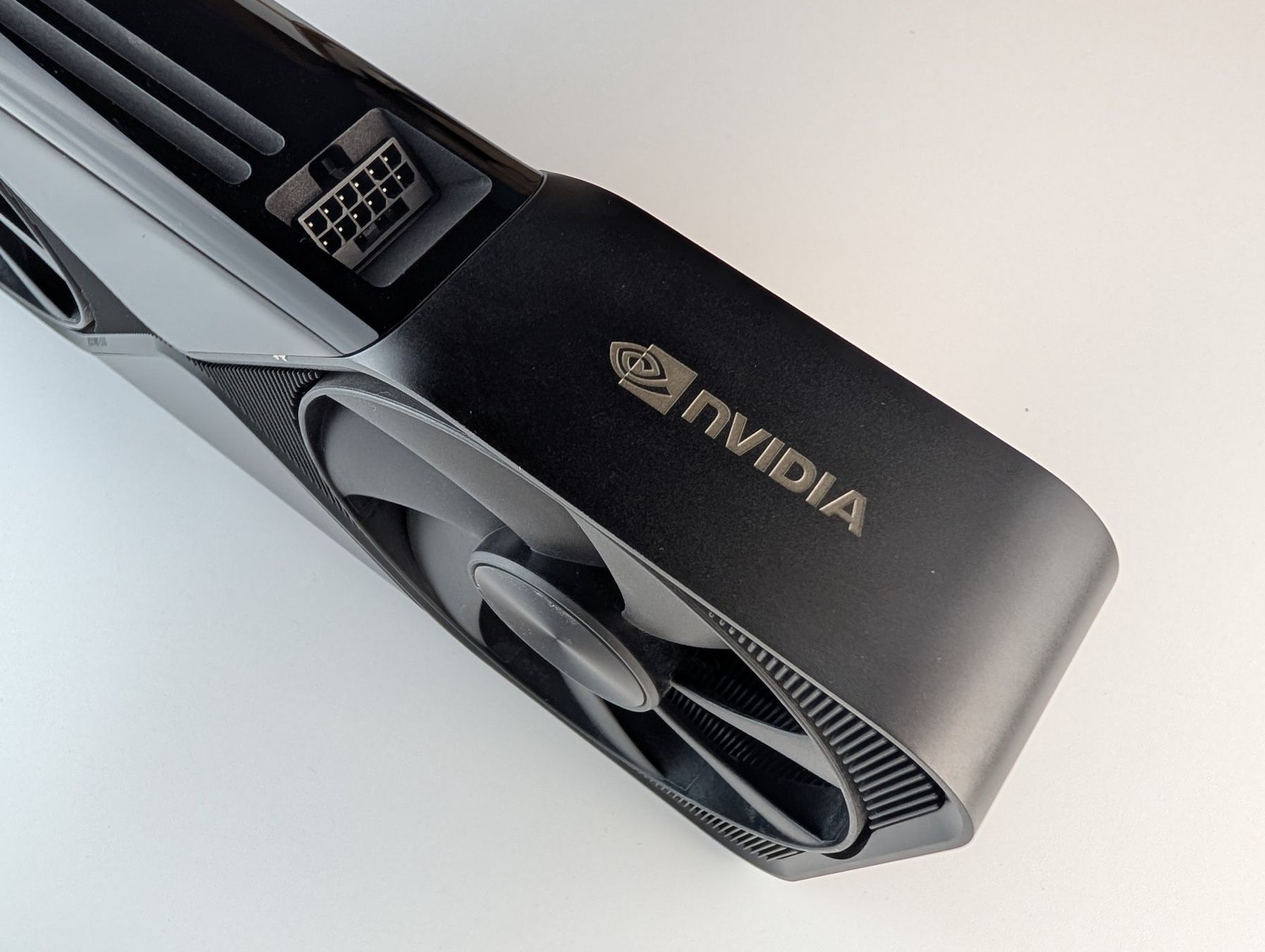 PNY Nvidia RTX Pro 6000 Blackwell Workstation 96GB VRAM inkl. Garantie 3 PNY Nvidia RTX Pro 6000 Blackwell Workstation 96GB VRAM inkl. Garantie – Bild 3